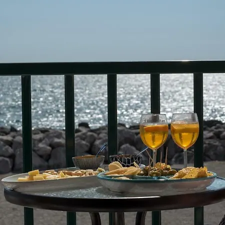 Dimore De Luca- Dulce Mare 公寓 *